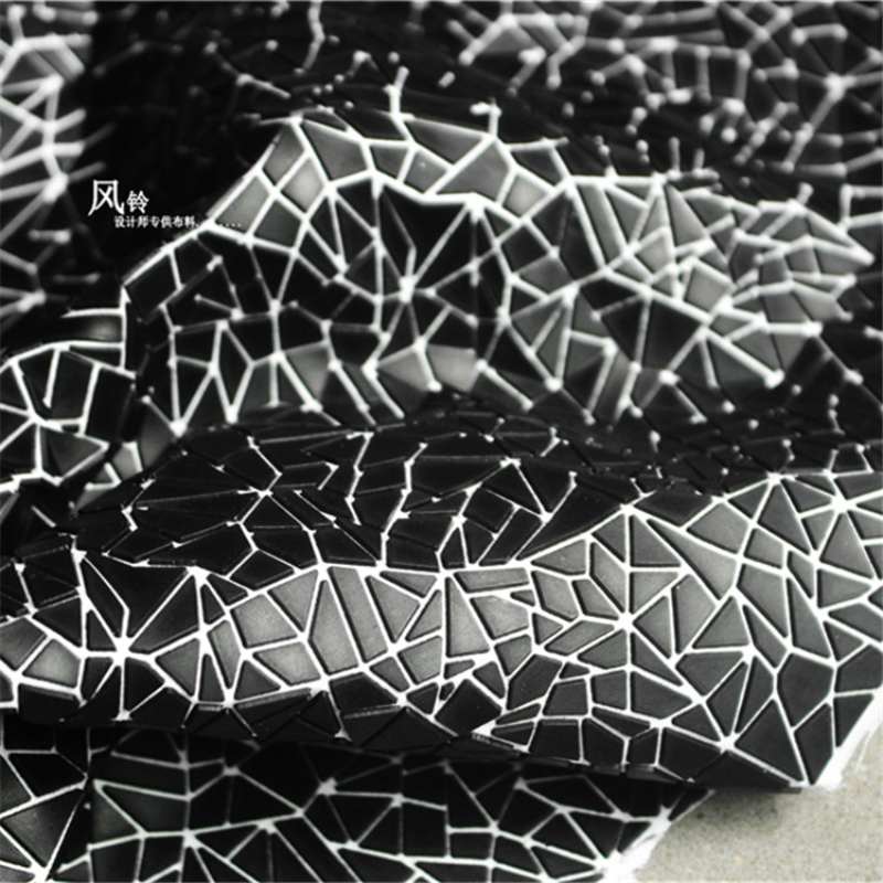 PU Fabric Black Irregular Shap - Is Sewing Textile Art recensie en prijs