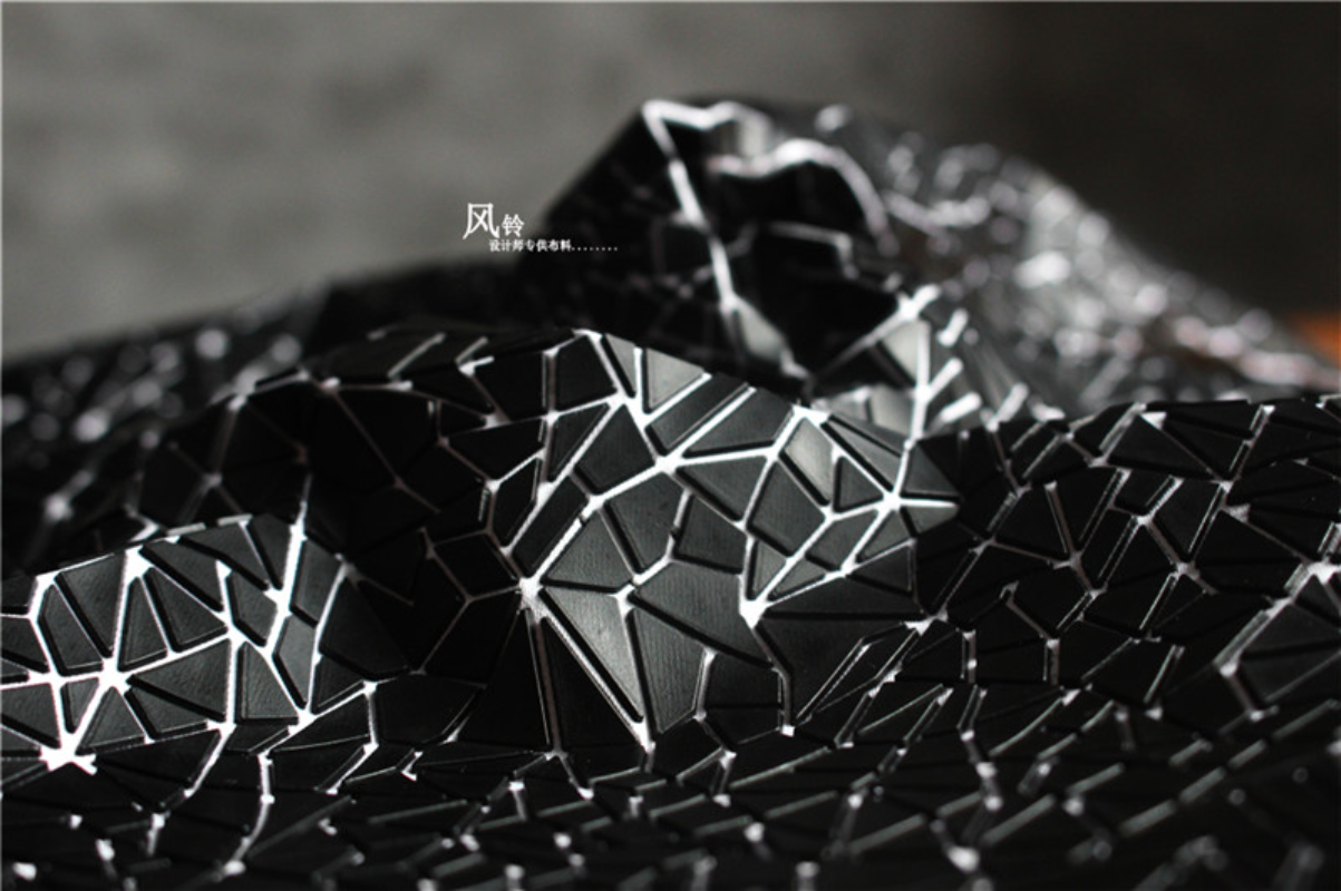 PU Fabric Black Irregular Shap - Is Sewing Textile Art recensie en prijs